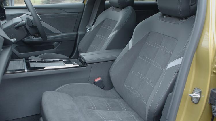 Vauxhall ASTRA HATCHBACK 1.6 Plug-in Hybrid 195 Ultimate 5dr e-DCT7